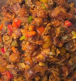 Nigerian Gizdodo peppered gizzard and plantain tray